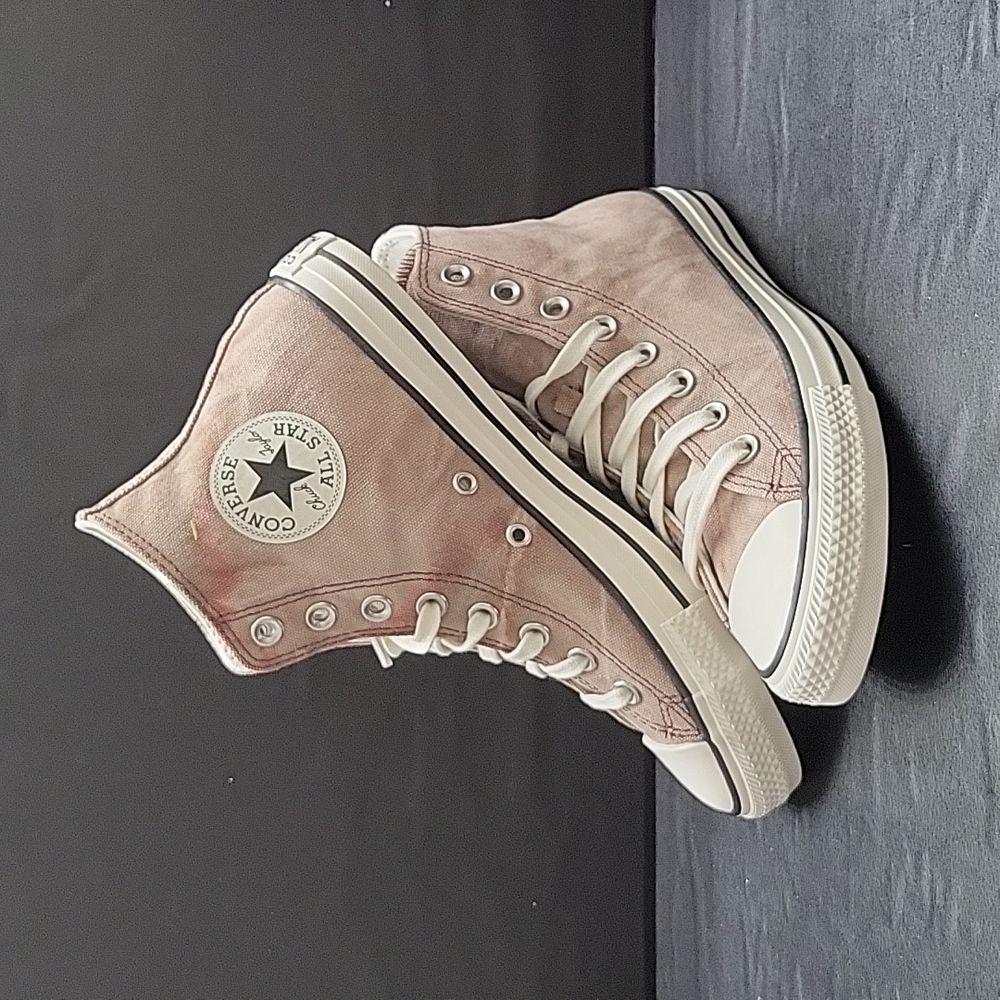 Converse High Top Brand new.